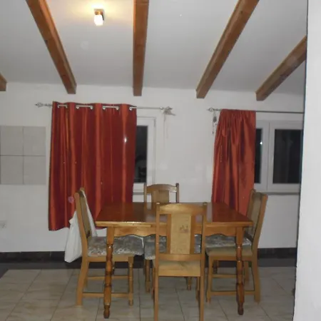 Apartament Mare *