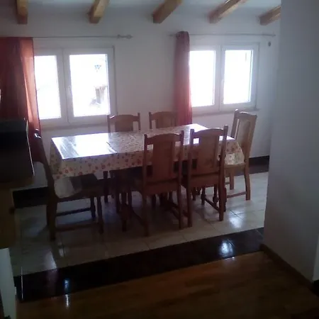 Apartament Mare *